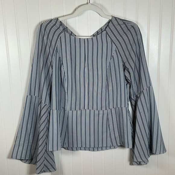 Barr III Bell Sleeve Keyhole Stripe Long Sleeve M - Picture 3 of 8